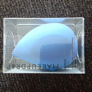 Makeup Drop blending sponge